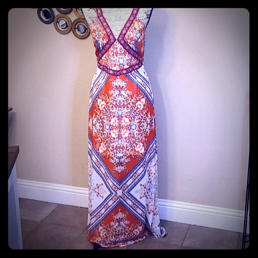 Maxi dress ๐ - Picture 1 of 5